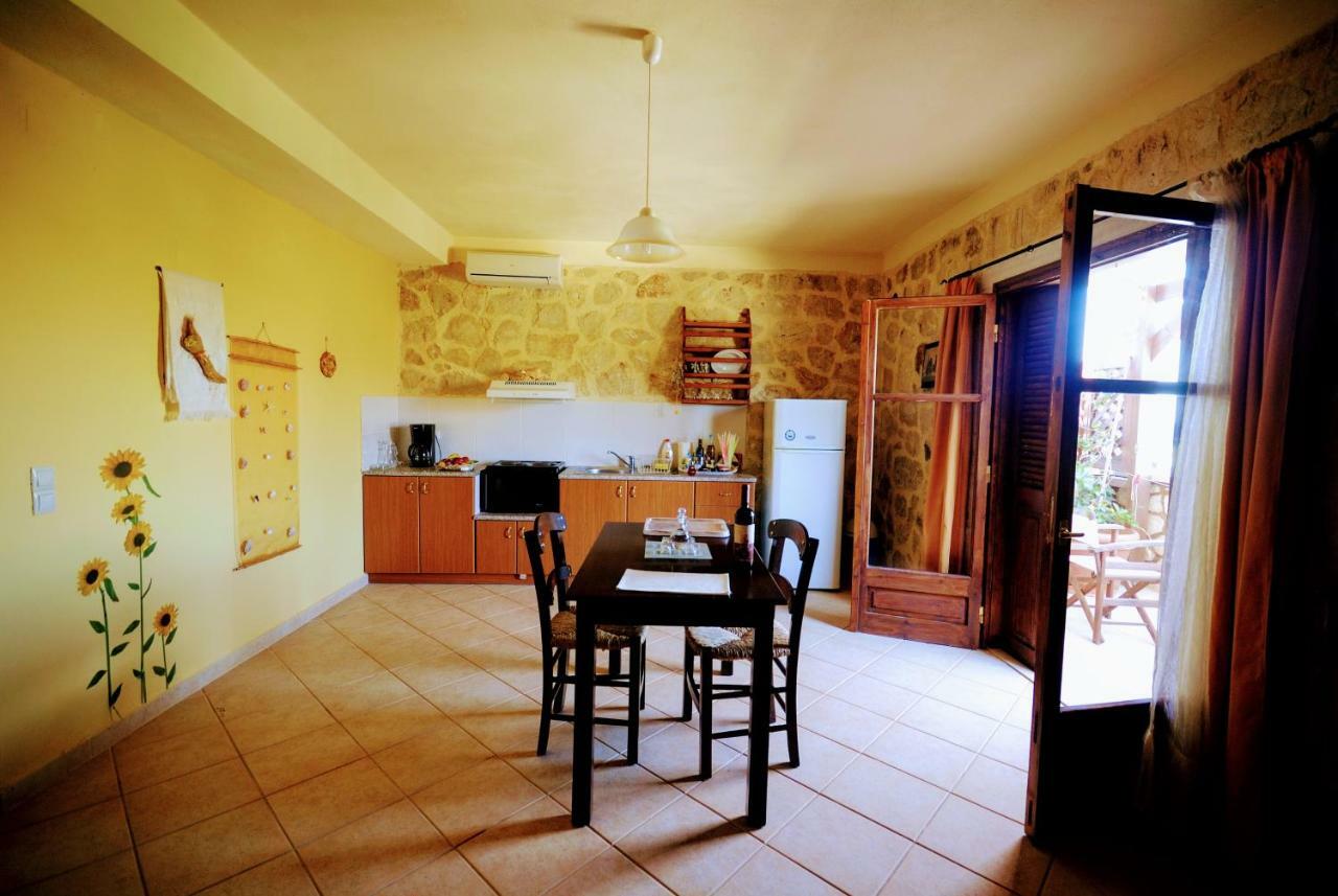 Ville du Soleil - exclusive homes with rustic charm&panoramic seaview Makrýgialos Extérieur photo