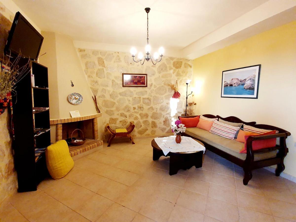 Ville du Soleil - exclusive homes with rustic charm&panoramic seaview Makrýgialos Extérieur photo