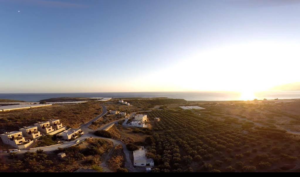 Ville du Soleil - exclusive homes with rustic charm&panoramic seaview Makrýgialos Extérieur photo