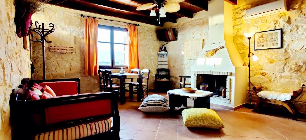 Ville du Soleil - exclusive homes with rustic charm&panoramic seaview Makrýgialos Extérieur photo